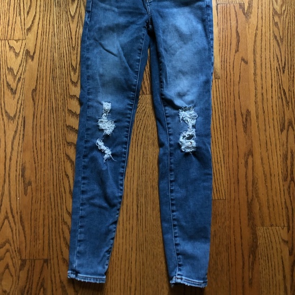 Distressed jeans - Picture 3 of 6